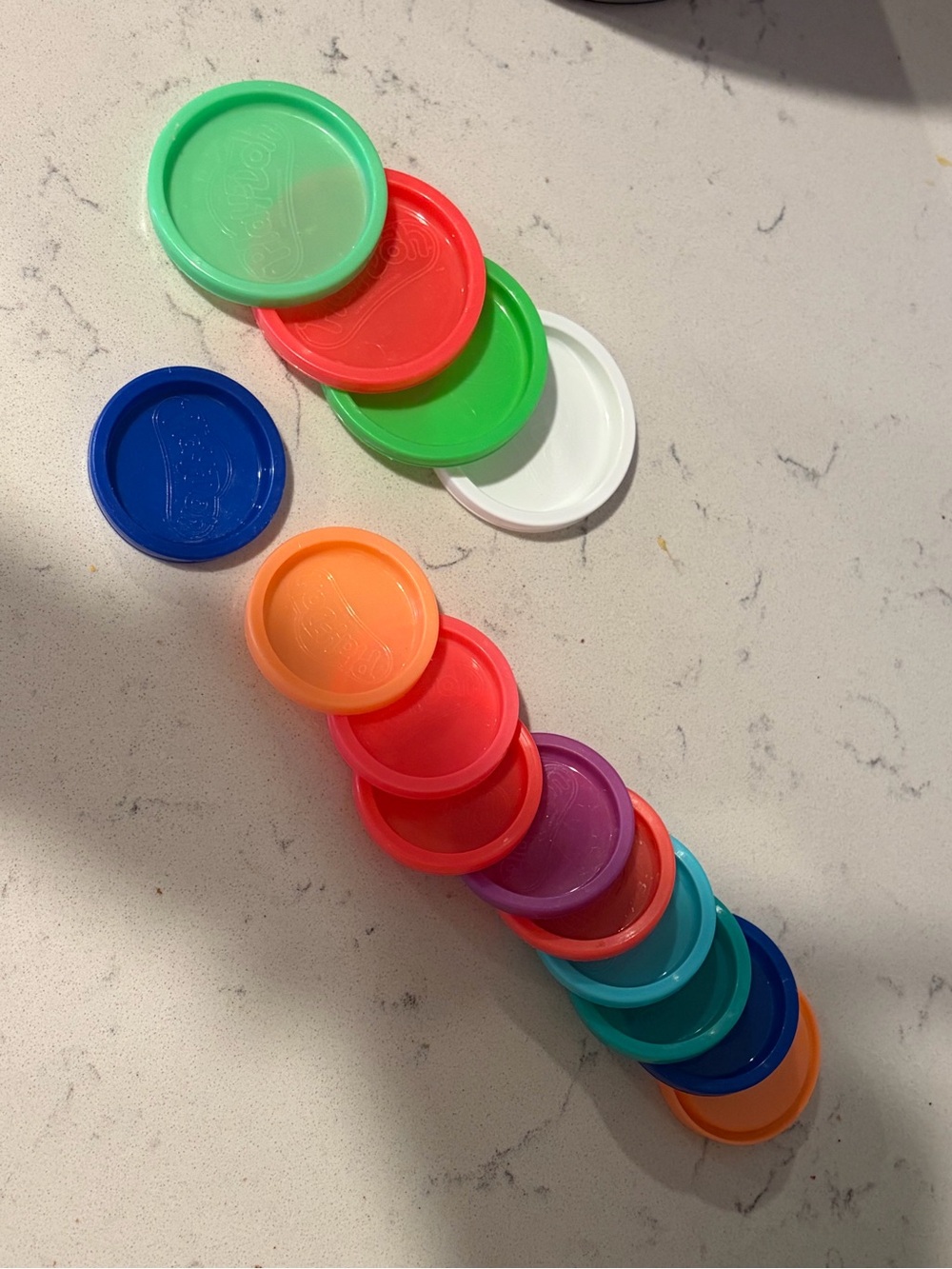 Play-Doh Yellow Modeling Compound Containers - Colorful Lids Included - Picture 2 of 6